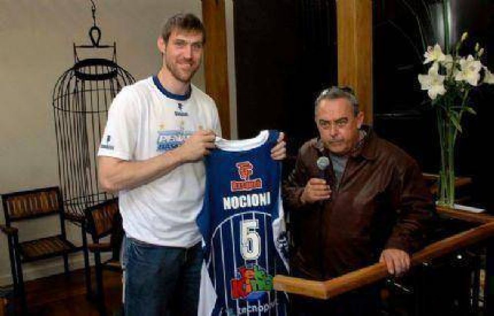 El pase del a�o: Andr�s Nocioni se pondr� la camiseta de Pe�arol