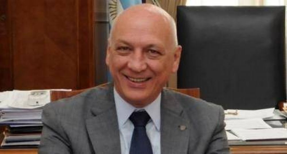 Bonfatti anuncia su gabinete, los radicales esperan 	