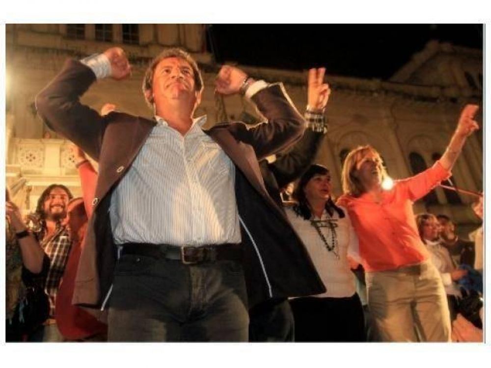 Urribarri ajusta su gabinete