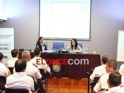 Brindan capacitaci�n sobre trata de personas a agentes de la Polic�a de Entre R�os