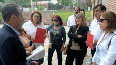 El gobierno entreg� el proyecto de obras de la escuela Esparza