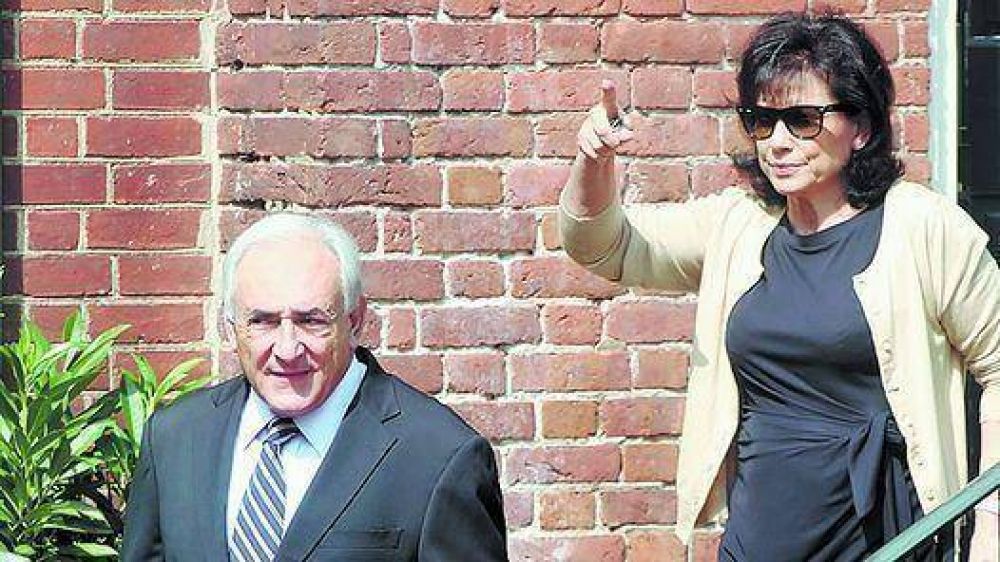 Strauss-Kahn est� solo, sin trabajo y al borde del divorcio