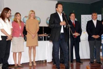 La Fundaci�n Banco Provincia entreg� materiales y equipamiento en Tigre 