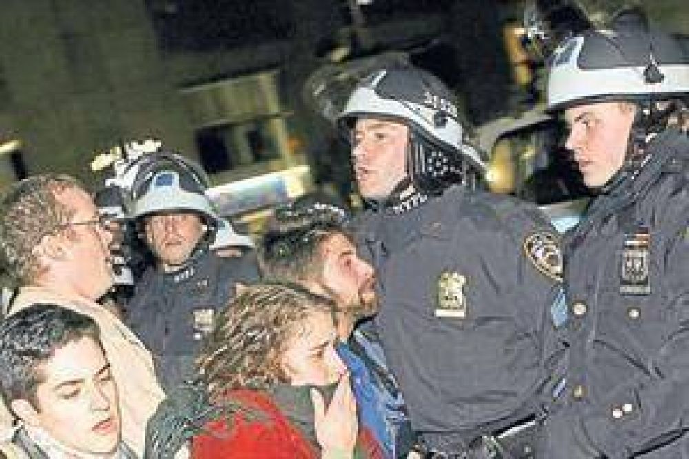 Desalojo final de los "indignados" de Wall Street