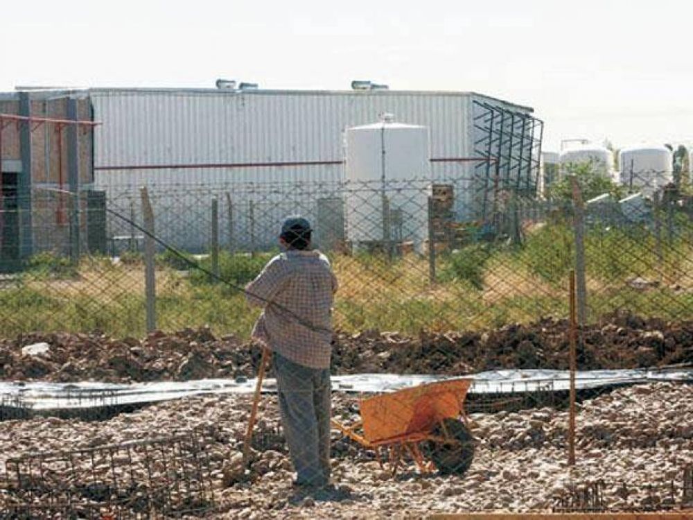 M�s de 50 empresas invertir�n casi $48 millones en el Parque Industrial y Minero Eje Norte de Las Heras