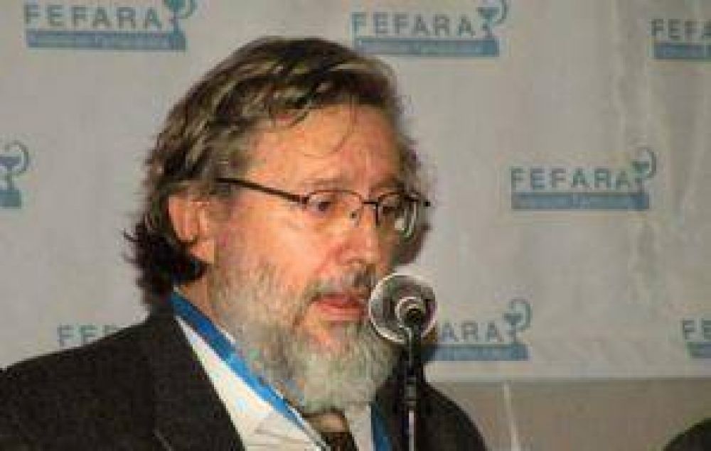 Un t�cnico del Banco Mundial ser� el ministro de Salud