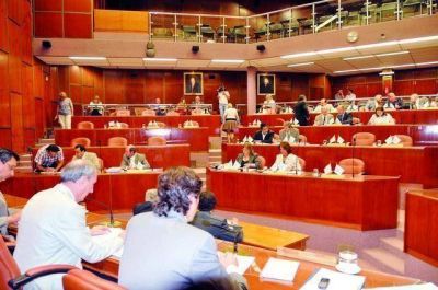 Contratados y Presupuesto 2012 son los temas de agenda