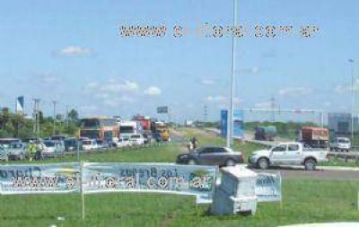 Protesta, corte y caos en el puente