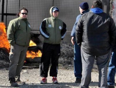 Camioneros impiden traslado de viandas al aeropuerto