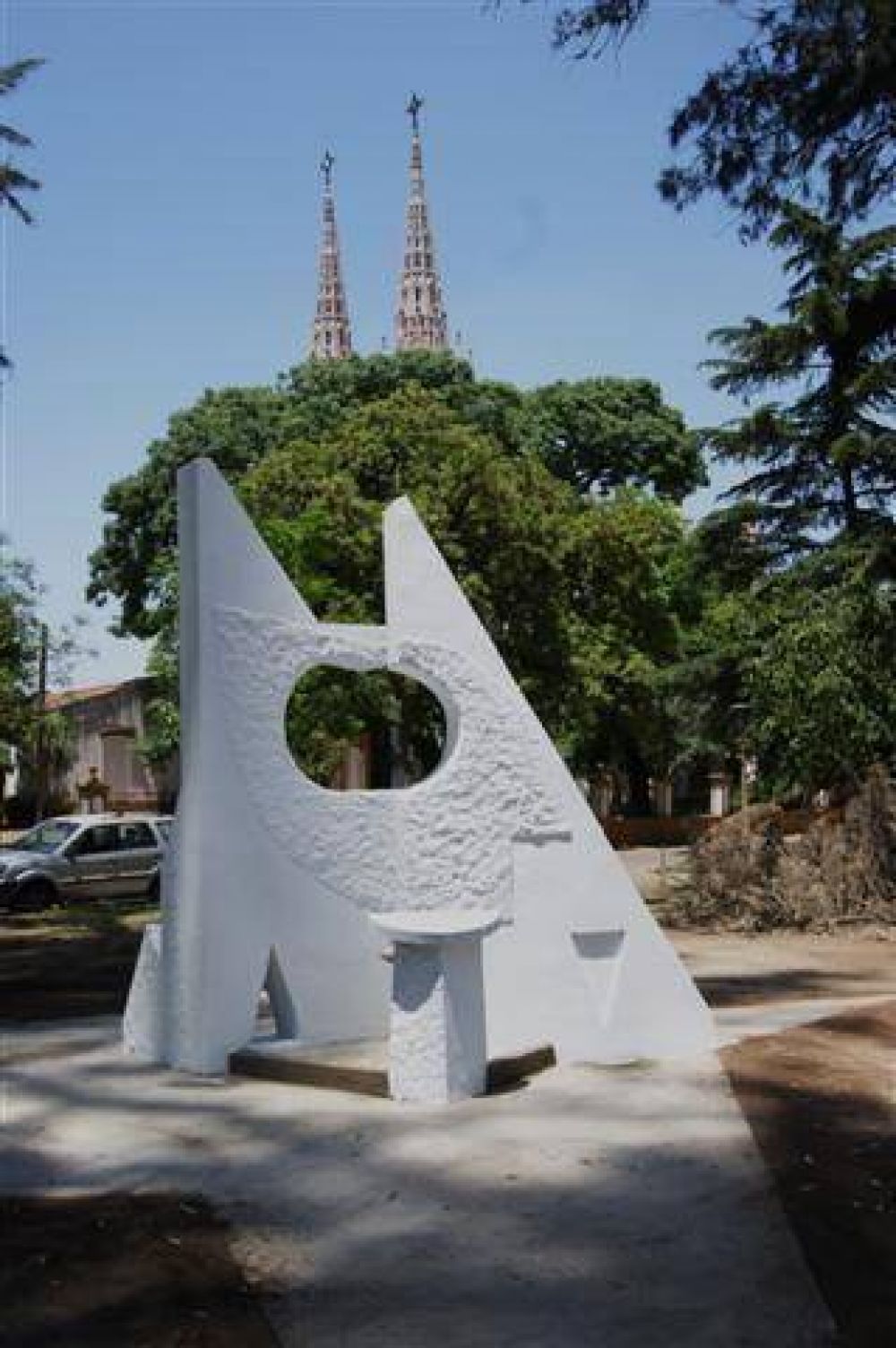 EL INTENDENTE DE CHARTRES PATRICK GEROUDET LLEGA A LUJ�N