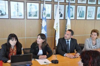 Educaci�n present� un ambicioso Plan Integral de Desarrollo Profesional Docente para el 2012