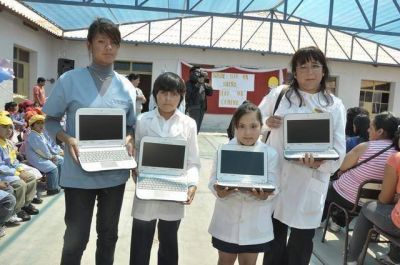 Inauguraciones, pavimento nuevo y entrega de netbooks en San Mart�n