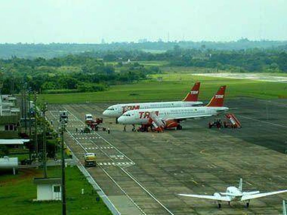 Piden mejores condiciones laborales y de seguridad en el aeropuerto de Iguaz�