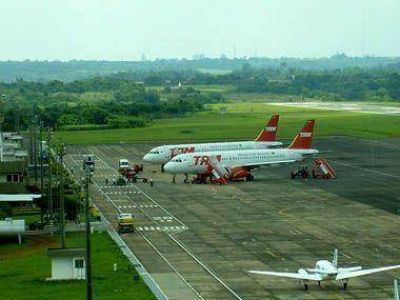 Piden mejores condiciones laborales y de seguridad en el aeropuerto de Iguaz�