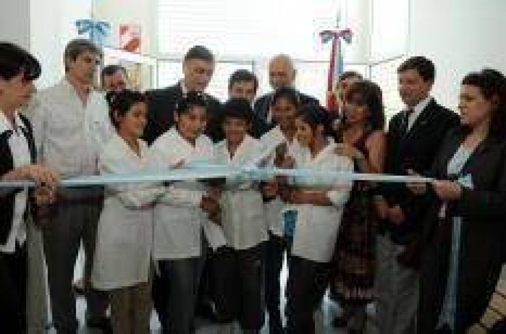Binner inaugur� en Laguna Paiva el centro de salud n�mero 50