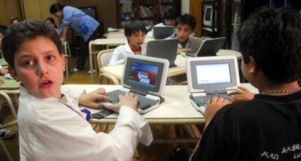 En Santa Fe ya se entregaron 58 mil netbook