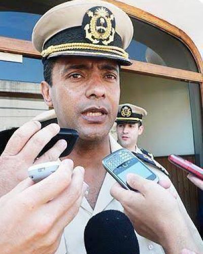 'Hab�an observado que la orilla de la isla estaba horadada por el r�o' 
