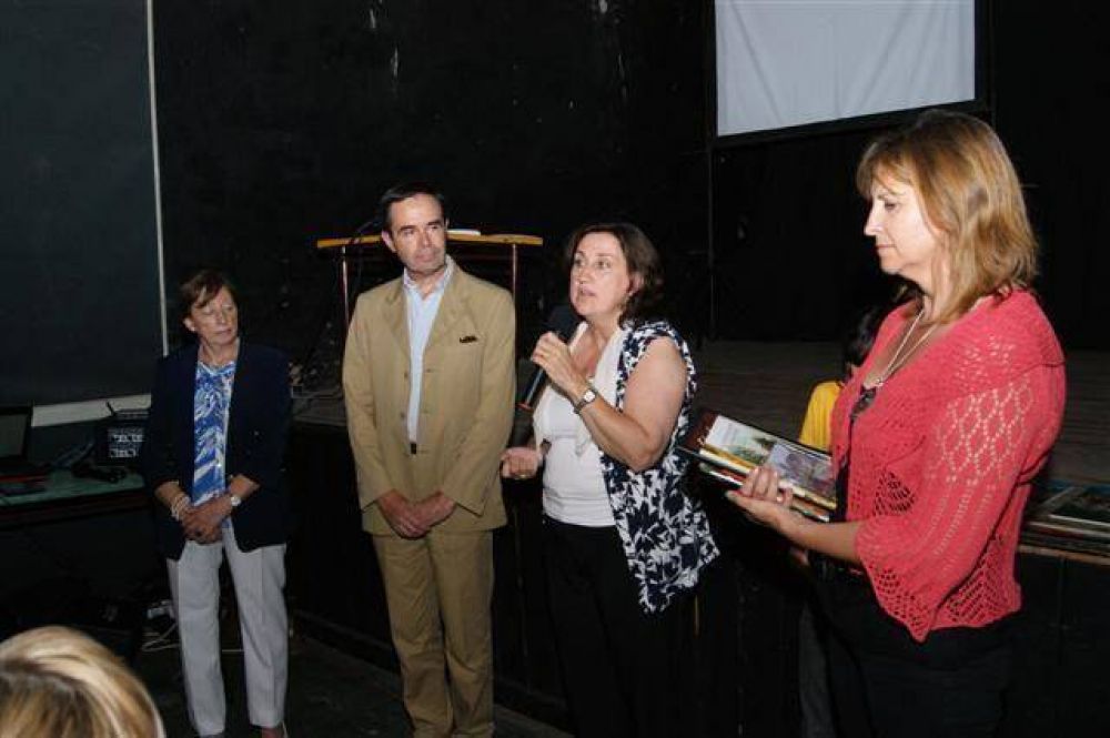 LUJ�N - GRACIELA ROSSO PARTICIP� DEL C�CTEL DE BIENVENIDA AL INTENDENTE DE CHARTRES PATRICK GEROUDET