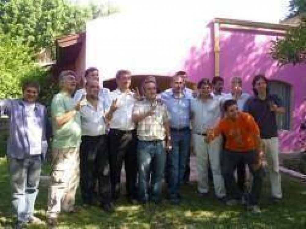 Colina y La C�mpora sellaron un acuerdo nacional