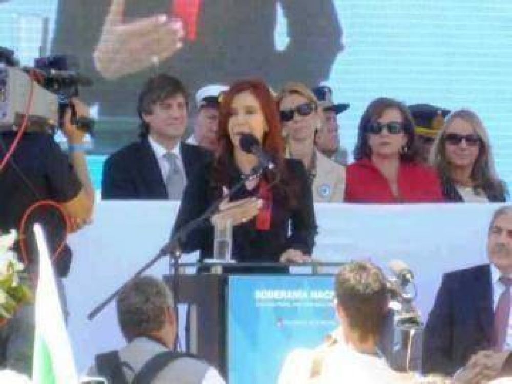 Cristina en Obligado: "Debemos resignificar lo que es la lucha por la Soberan�a Nacional"