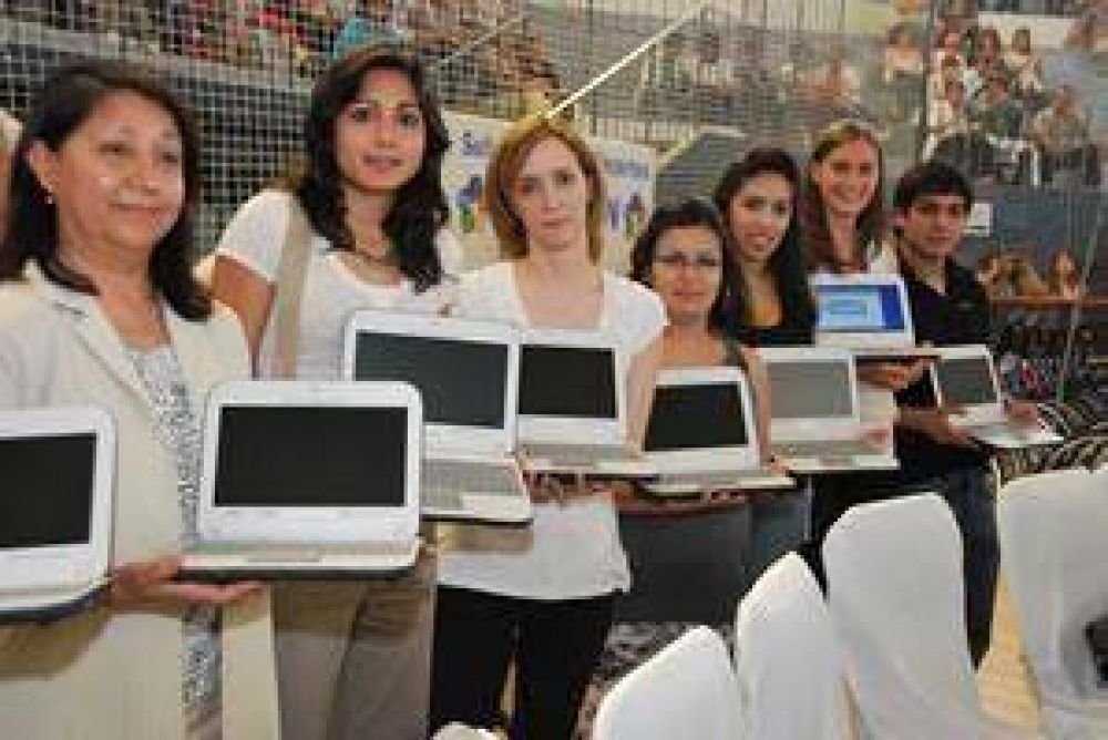 Las netbooks movilizan las aulas sanjuaninas