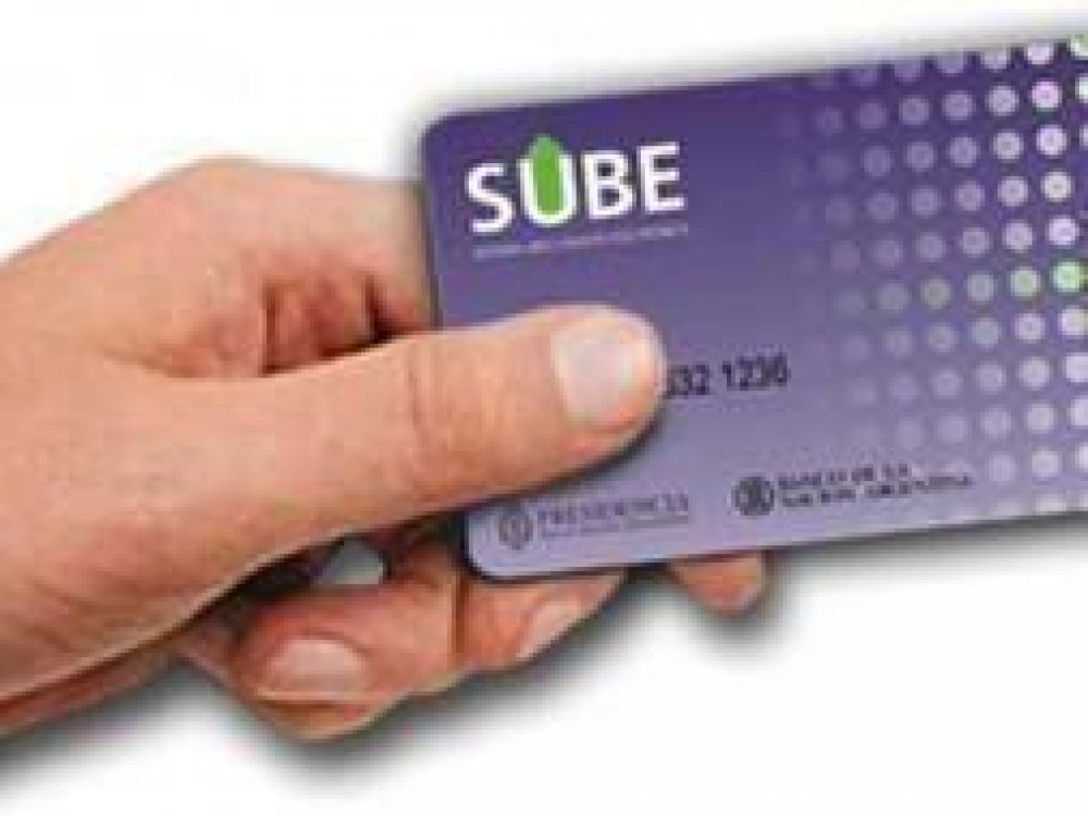 Mor�n: Instalan puestos de entrega de la tarjeta SUBE
