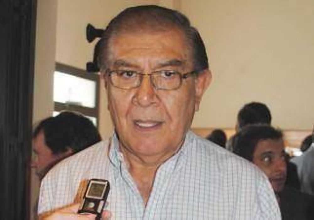 Petroleros reclaman suba en el b�sico y en la zona 