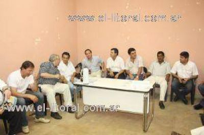 Se profundiz� con violencia verbal la beligerancia entre la UCR y el PJ