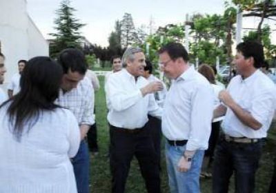 Sapag se reuni� con intendentes electos 