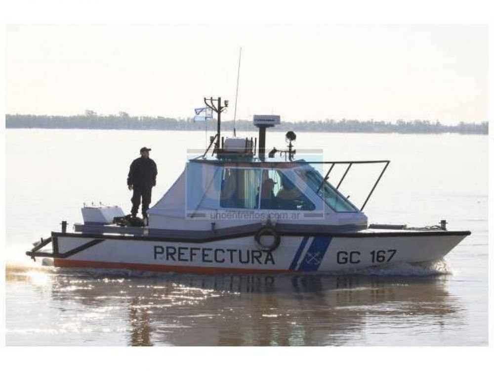 Todav�a no pudieron localizar al hombre que se arroj� al r�o en Paran�