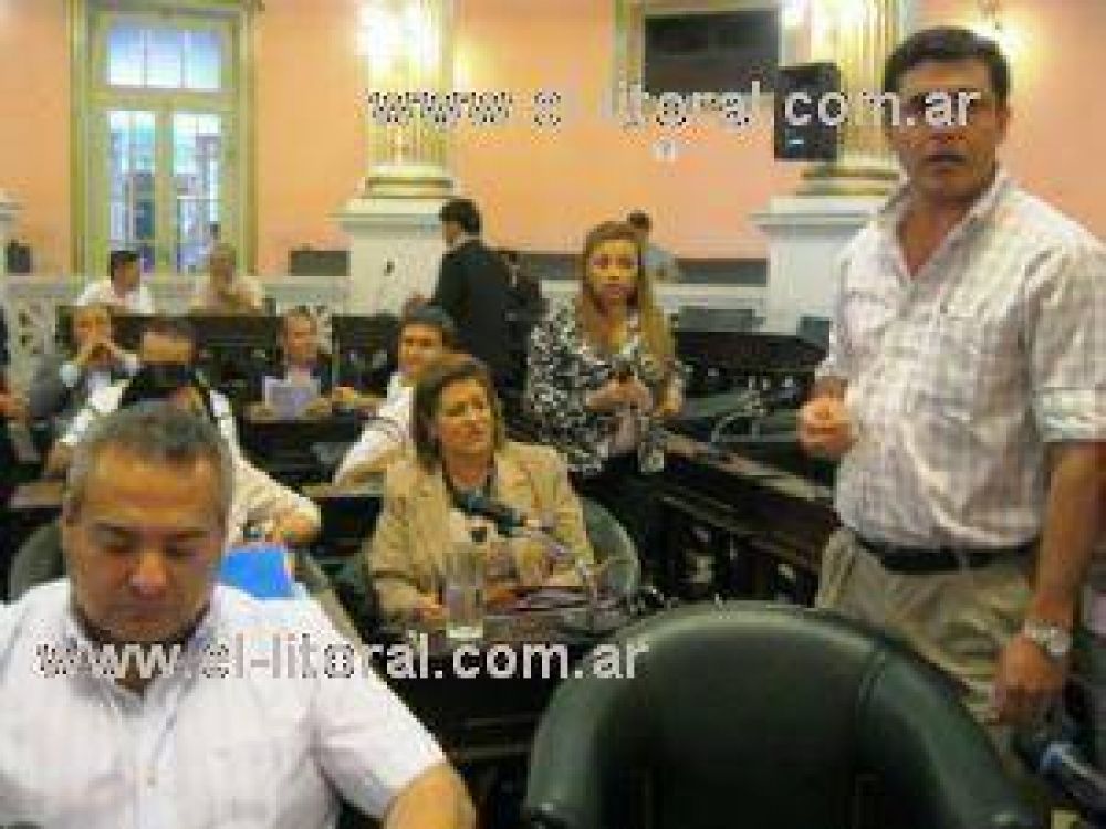 Diputados tambi�n tratan 2 secesiones