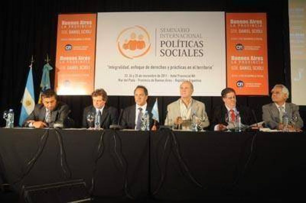 Arranc� el seminario que busca profundizar "pol�ticas sociales de nueva generaci�n"