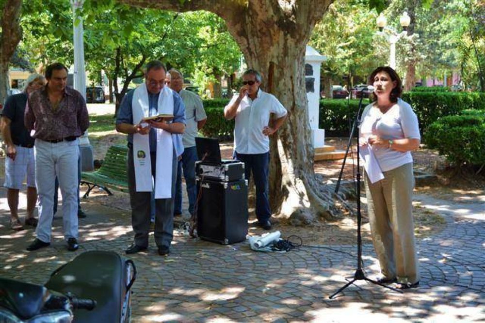 LUJ�N - LA INTENDENTA DI� LA BIENVENIDA A LOS NUEVOS CAMIONES Y MAQUINARIAS MUNICIPALES