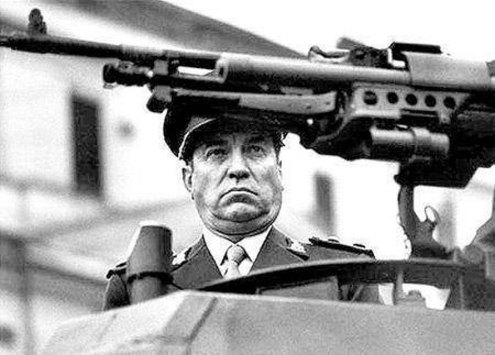 Torturador, represor, asesino, dictador y fusilador