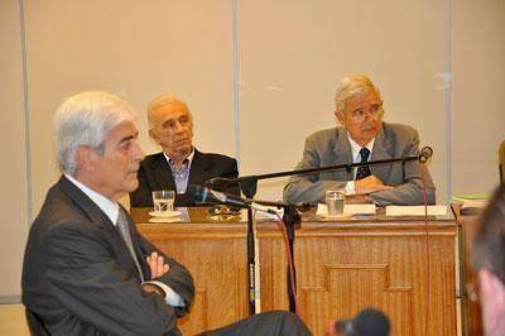 Scovenna en el juicio por injurias: "Mar�n celebr� un negocio consigo mismo"
