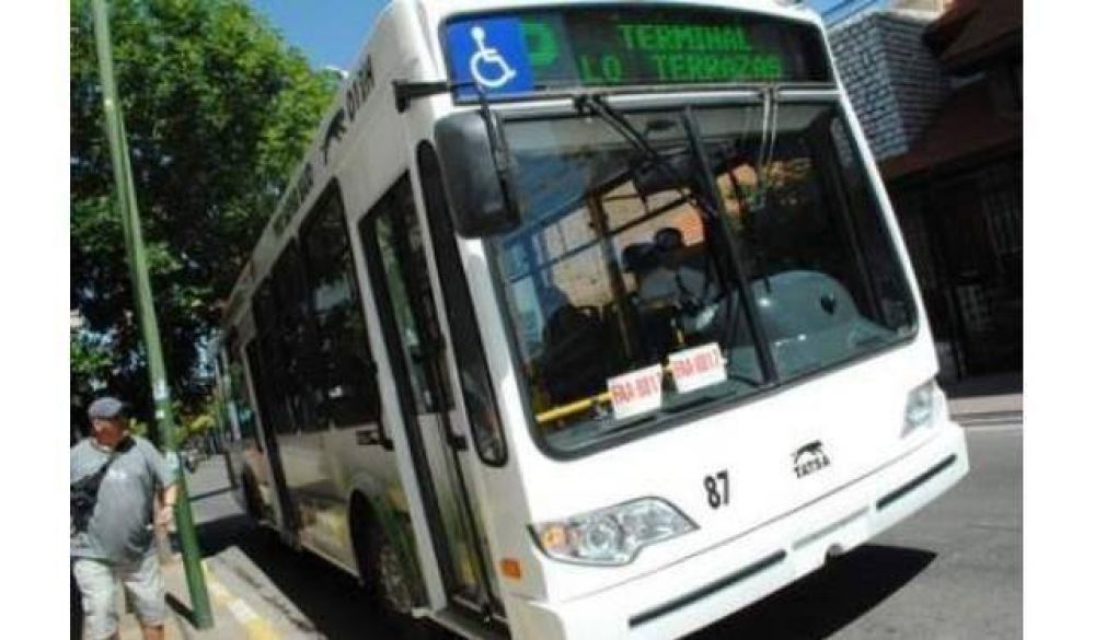 Comenz� a circular el primer colectivo ecol�gico de la capital puntana