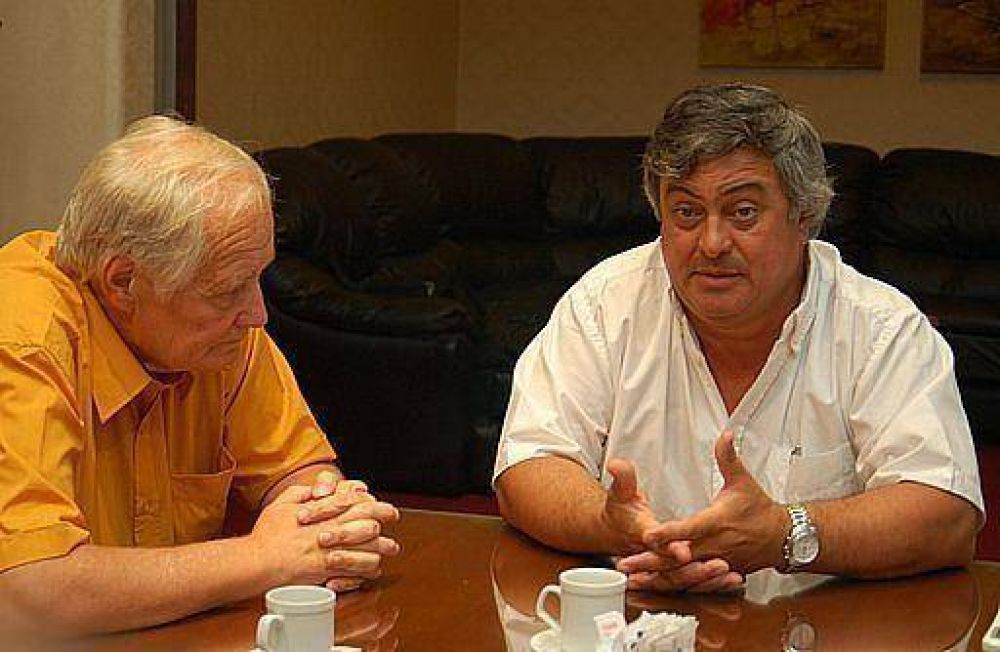 Carlos Selva estuvo junto al diputado nacional y dirigente municipal Juan Carlos Sluga