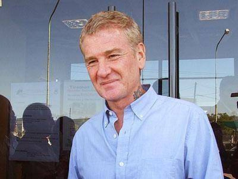 De Narv�ez intenta retener a sus dirigentes luego de la derrota
