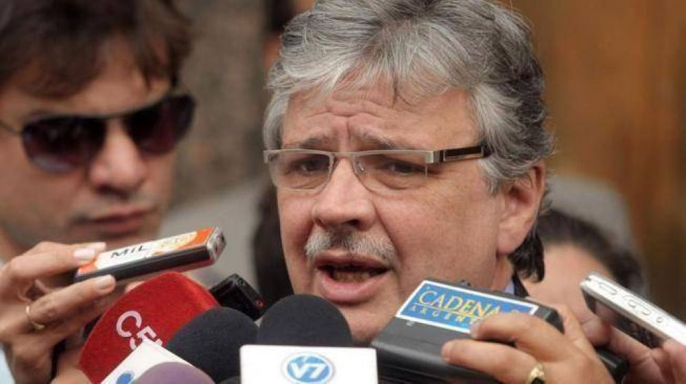 Schiavi, a Tribunales con el sindicalista Cirielli, de Apta