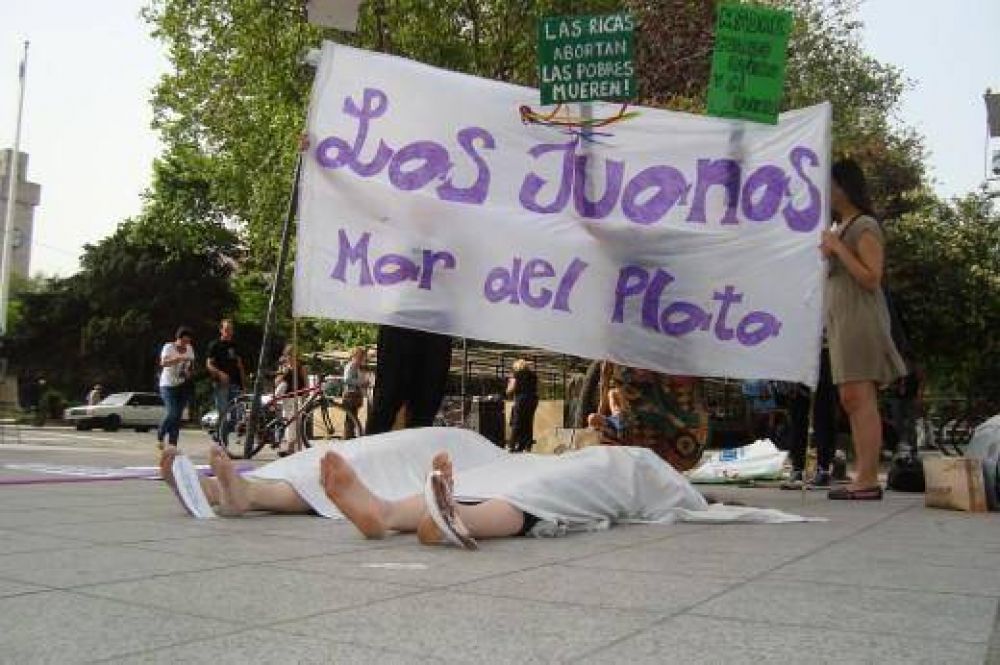 �Las ricas abortan en las cl�nicas mientras las pobres mueren en el intento� 