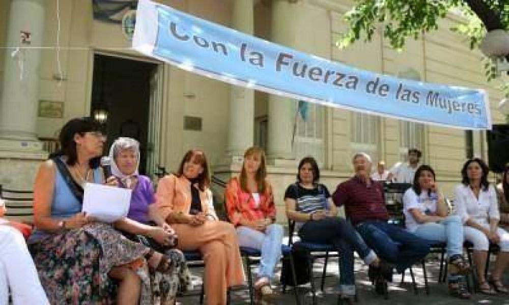 Con actos, se conmemora ayer el D�a de la No Violencia Contra las Mujeres