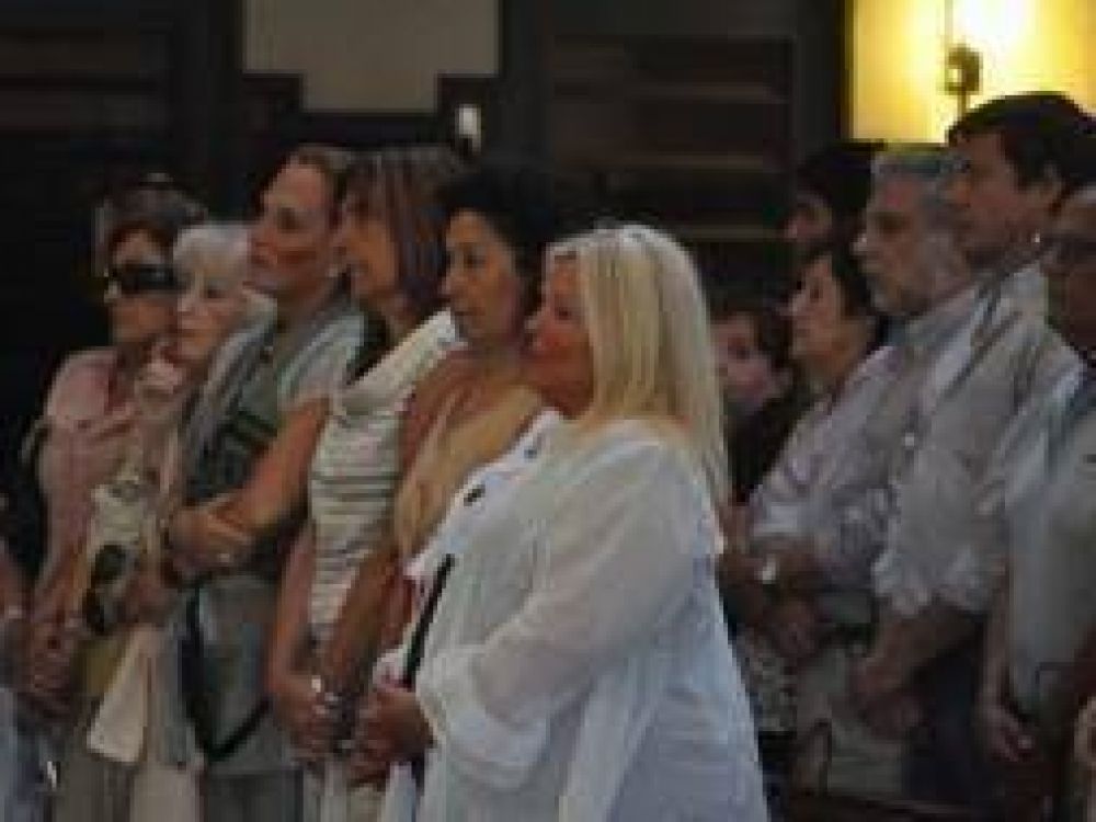 San Nicol�s: Carri� present� su nuevo movimiento "no pol�tico"