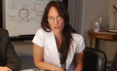 Se fue Mena. Lo reemplazar� Diana Larraburu.