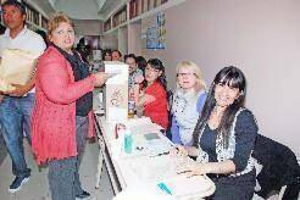 Mar�a Esther Labado y Gonz�lez juran como senadores el mi�rcoles