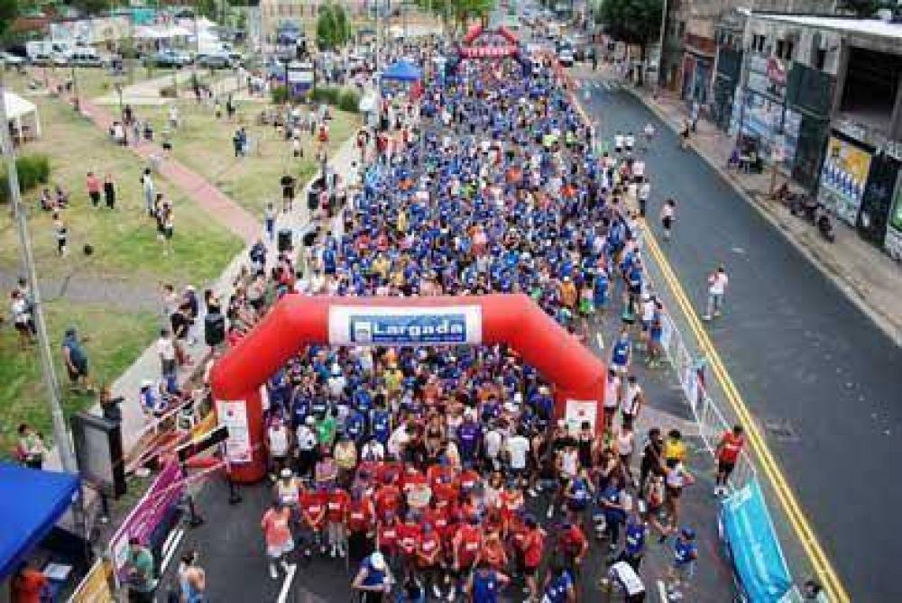 M�s de 2600 personas participaron de la Marat�n UNDAV 2011