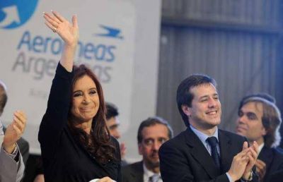 CFK respald� a la conducci�n de Aerol�neas y cuestion� a los gremios de t�cnicos y pilotos