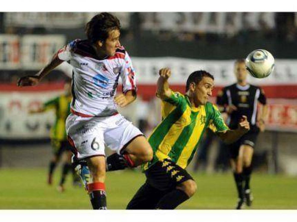 Aldosivi y un triunfo clave para tomar aire en la tabla de abajo: 2 a 0 a Chacarita