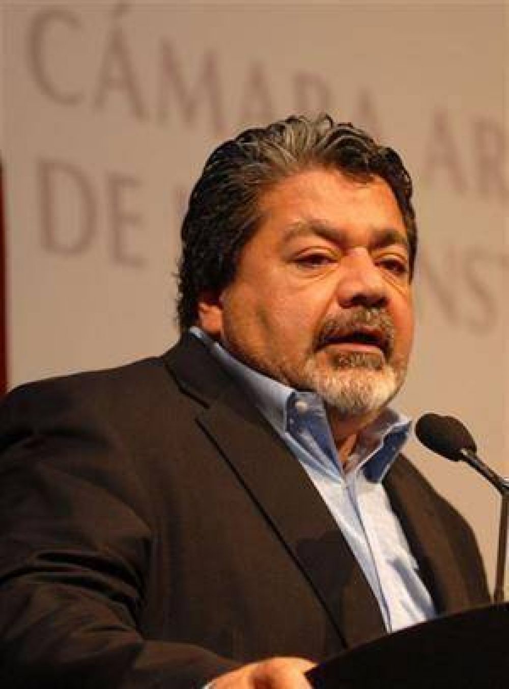 Mart�nez apoy� a Moyano para que contin�e en la CGT