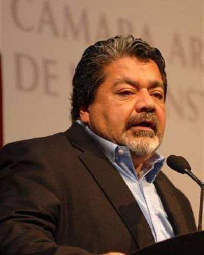 Mart�nez apoy� a Moyano para que contin�e en la CGT