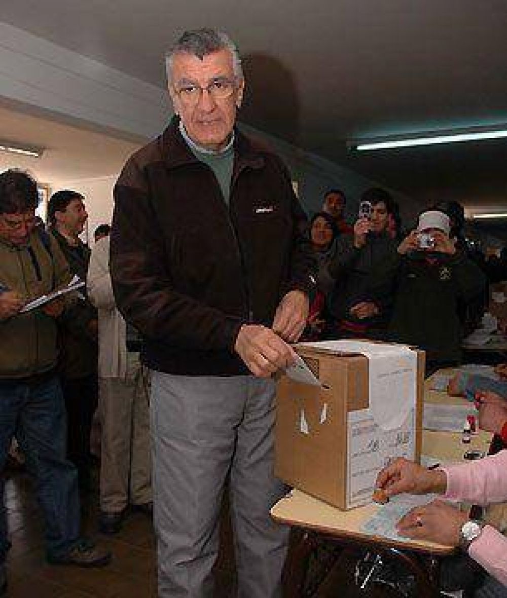 Gioja reconoce que el PJ 